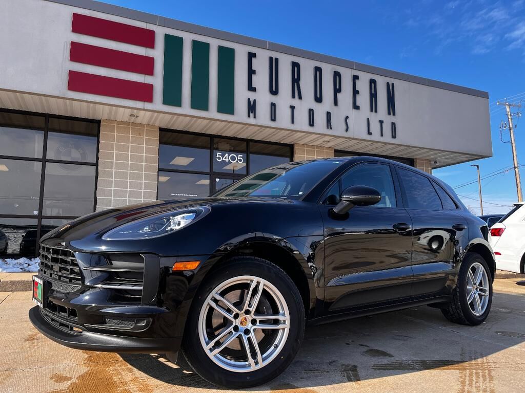 2020 PORSCHE Macan