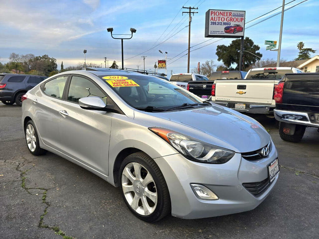 2012 HYUNDAI Elantra
