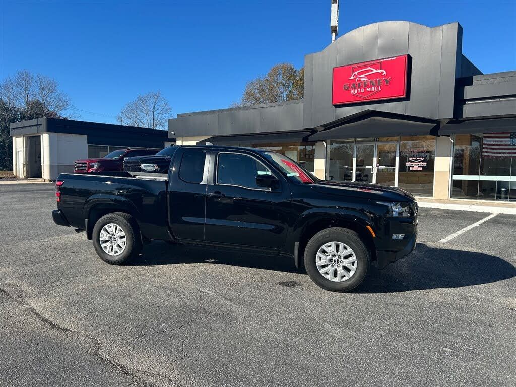 2024 NISSAN Frontier