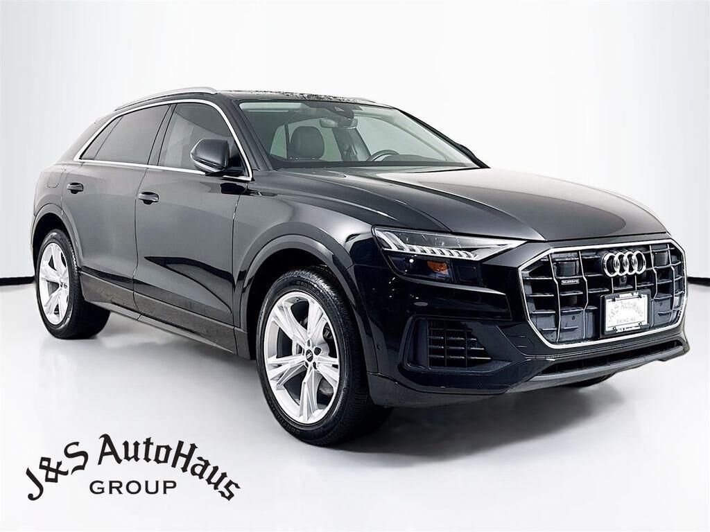 2023 AUDI Q8