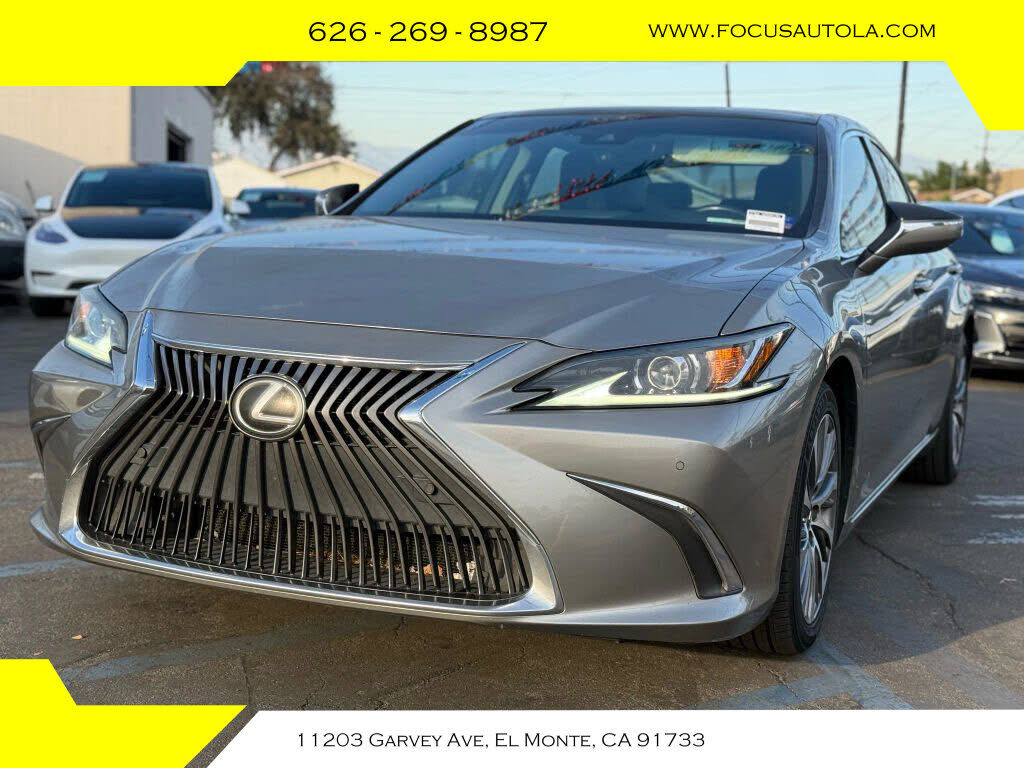 2019 LEXUS ES