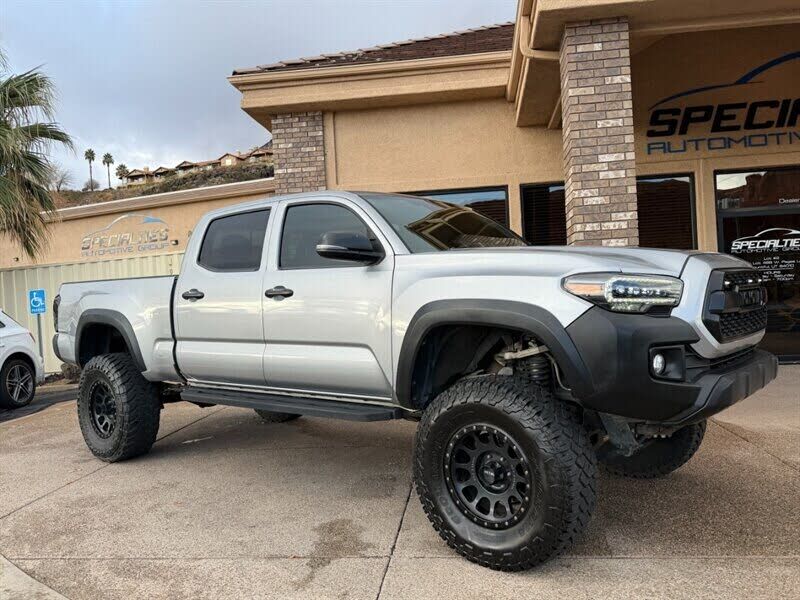 2019 TOYOTA Tacoma