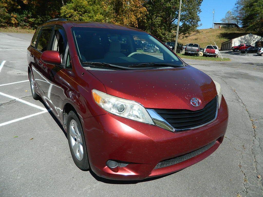 2013 TOYOTA Sienna