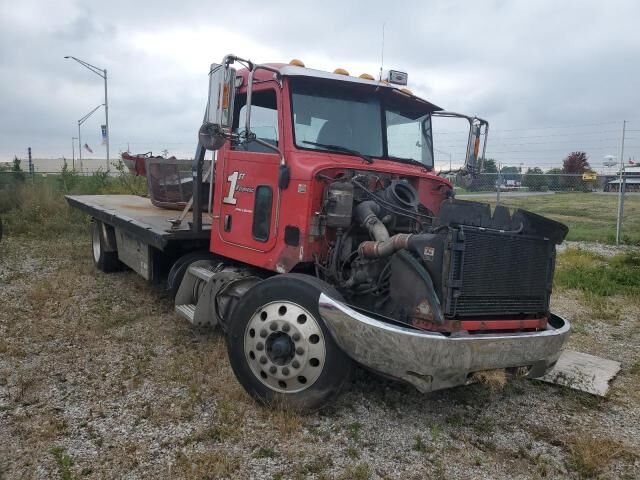 1983 PETERBILT 337