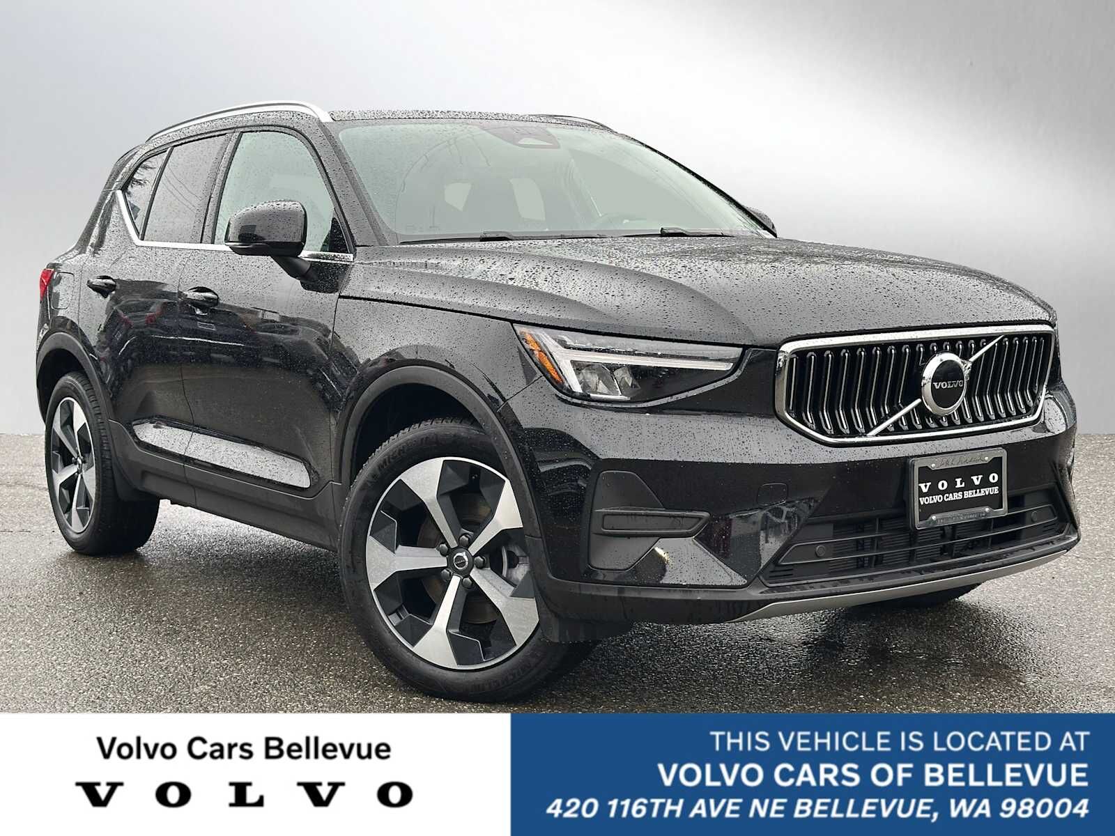2025 VOLVO XC40
