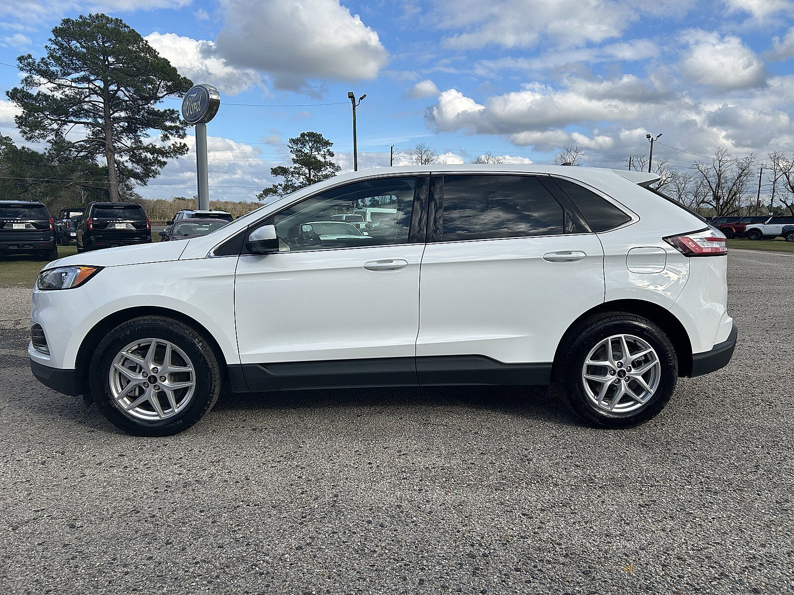 2024 FORD Edge