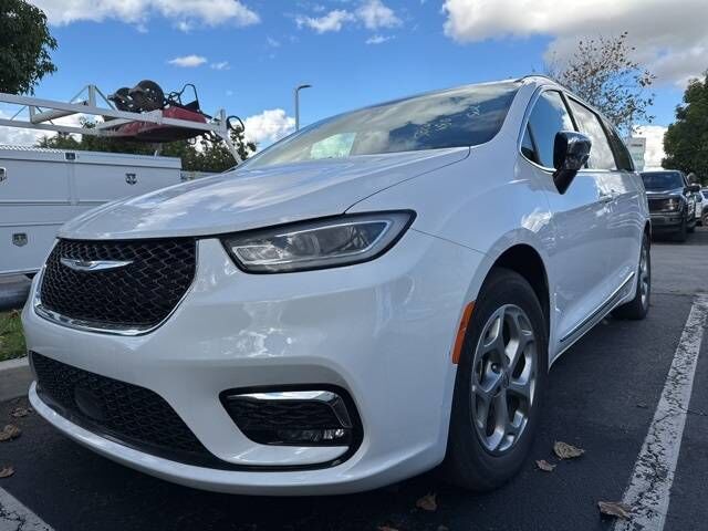 2023 CHRYSLER Pacifica