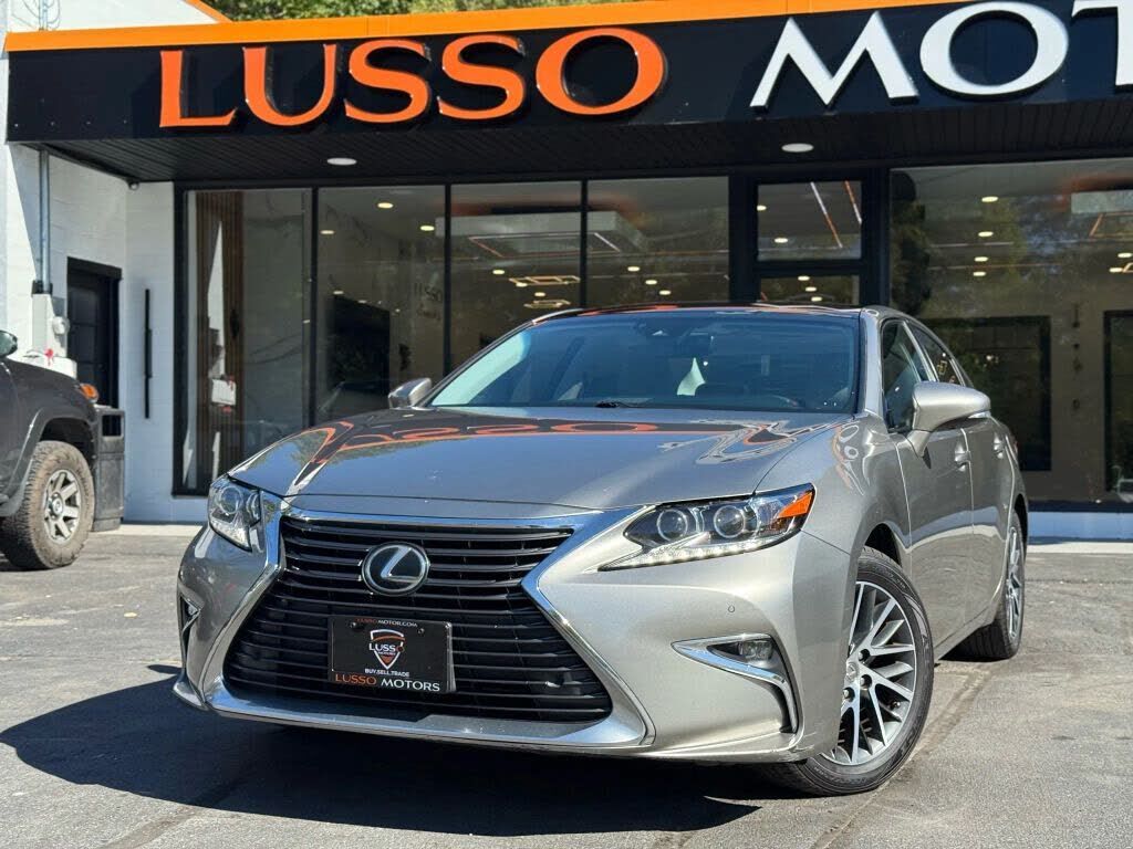2016 LEXUS ES