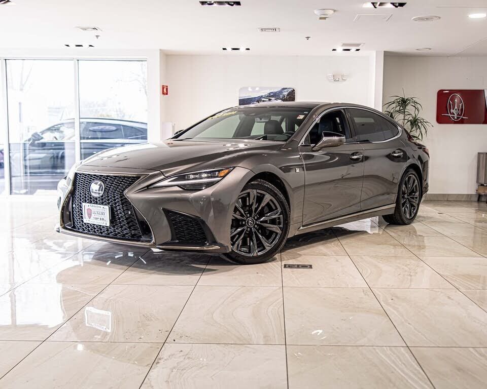 2022 LEXUS LS
