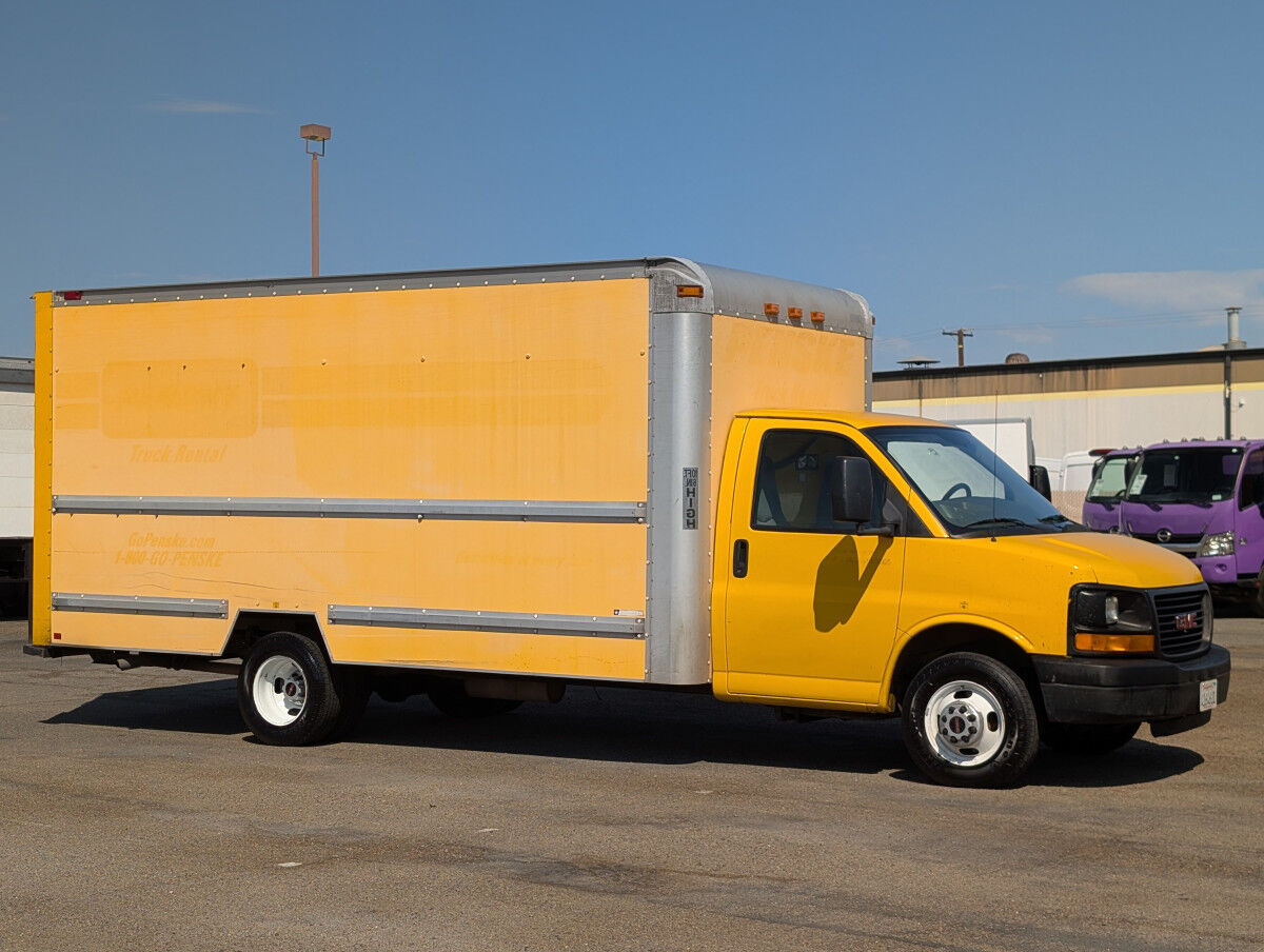 GMC Savana