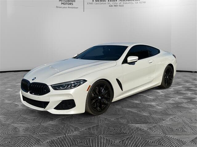 2022 BMW M8