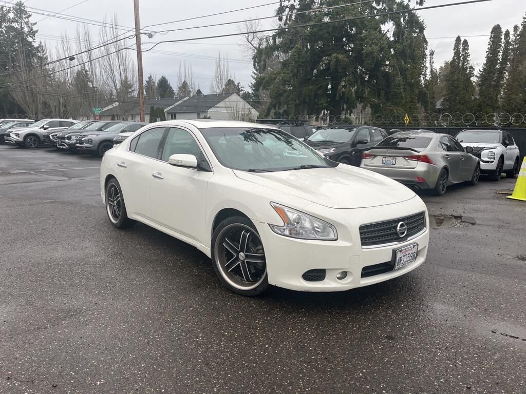 2011 NISSAN Maxima
