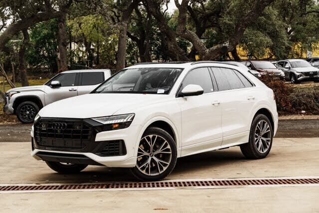 2023 AUDI Q8