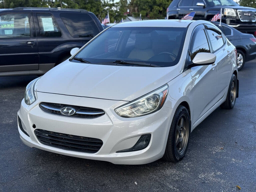 2015 HYUNDAI Accent