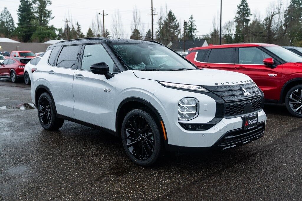 2025 MITSUBISHI Outlander