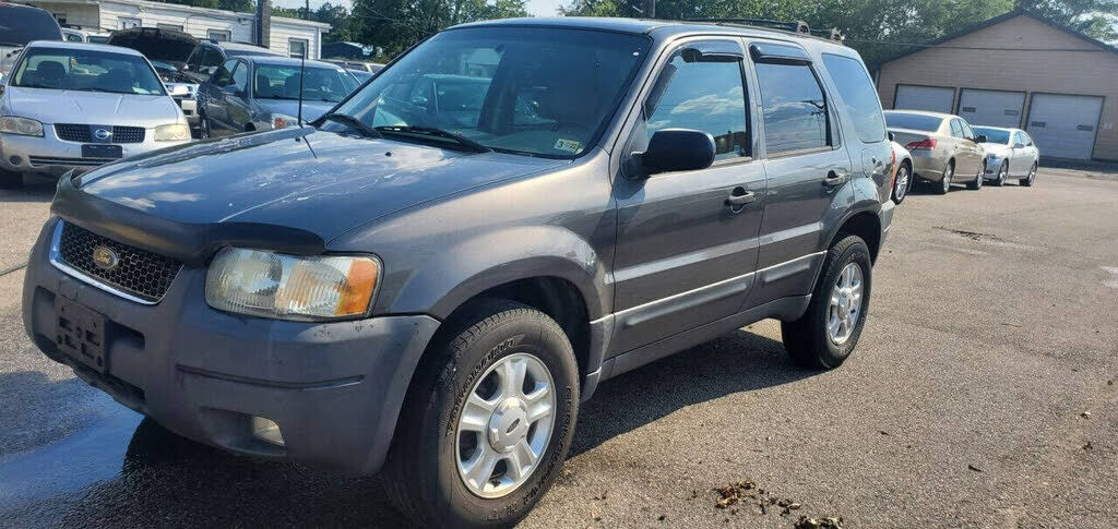 2004 FORD Escape