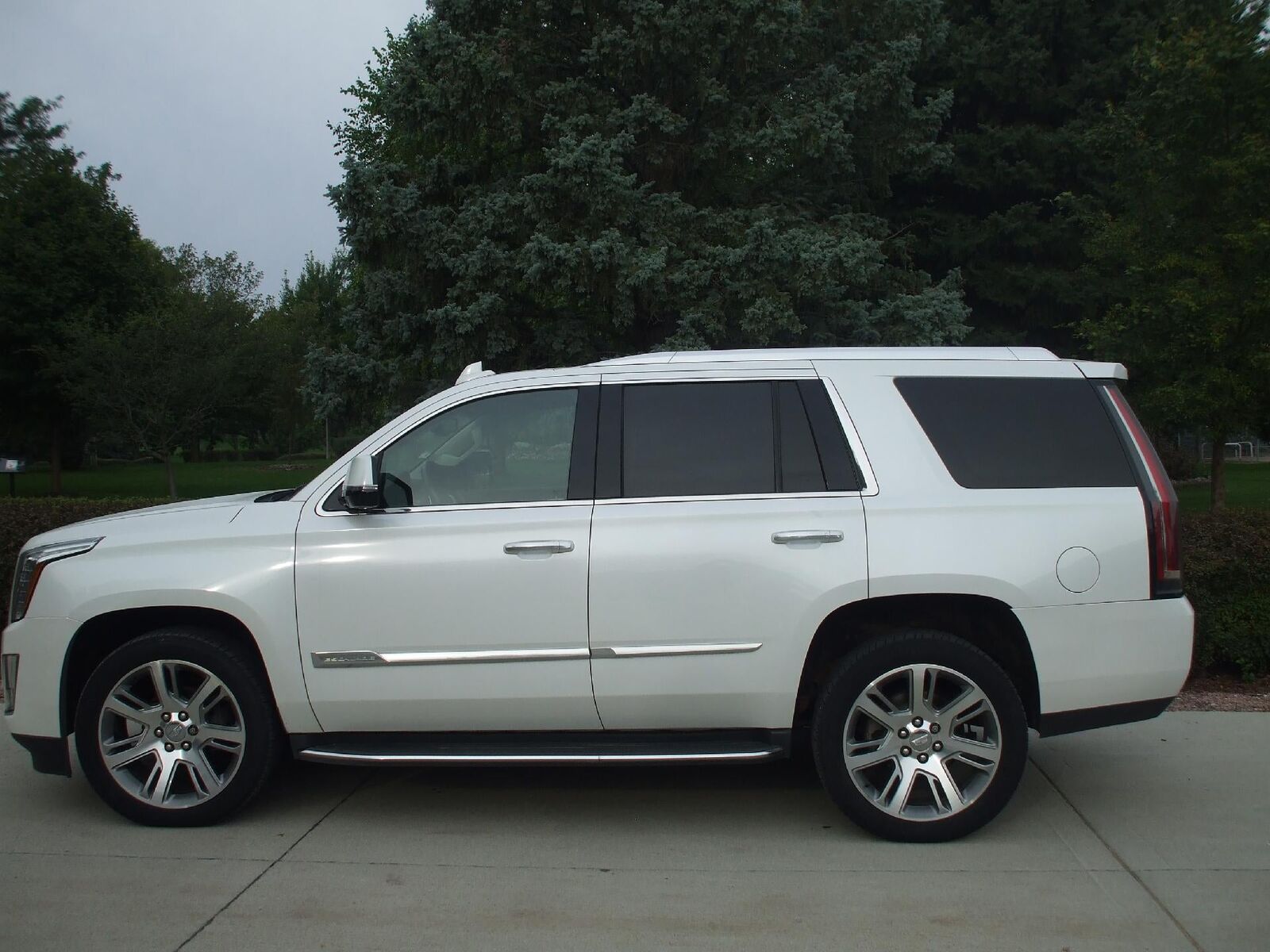 2016 CADILLAC Escalade