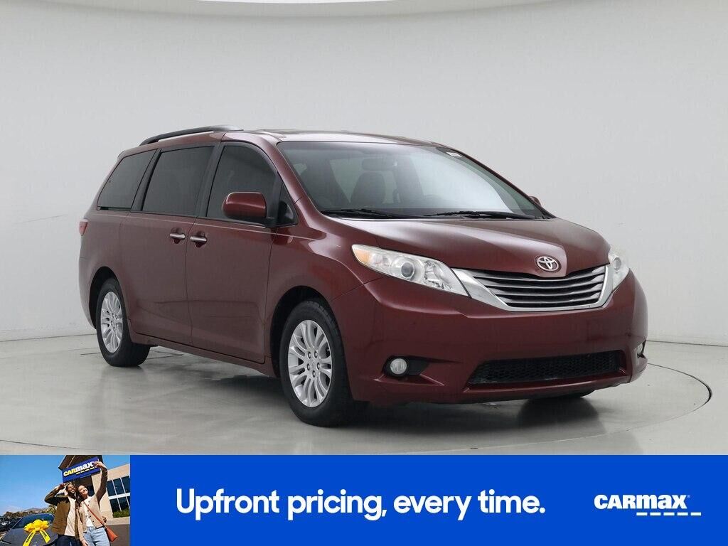 2017 TOYOTA Sienna