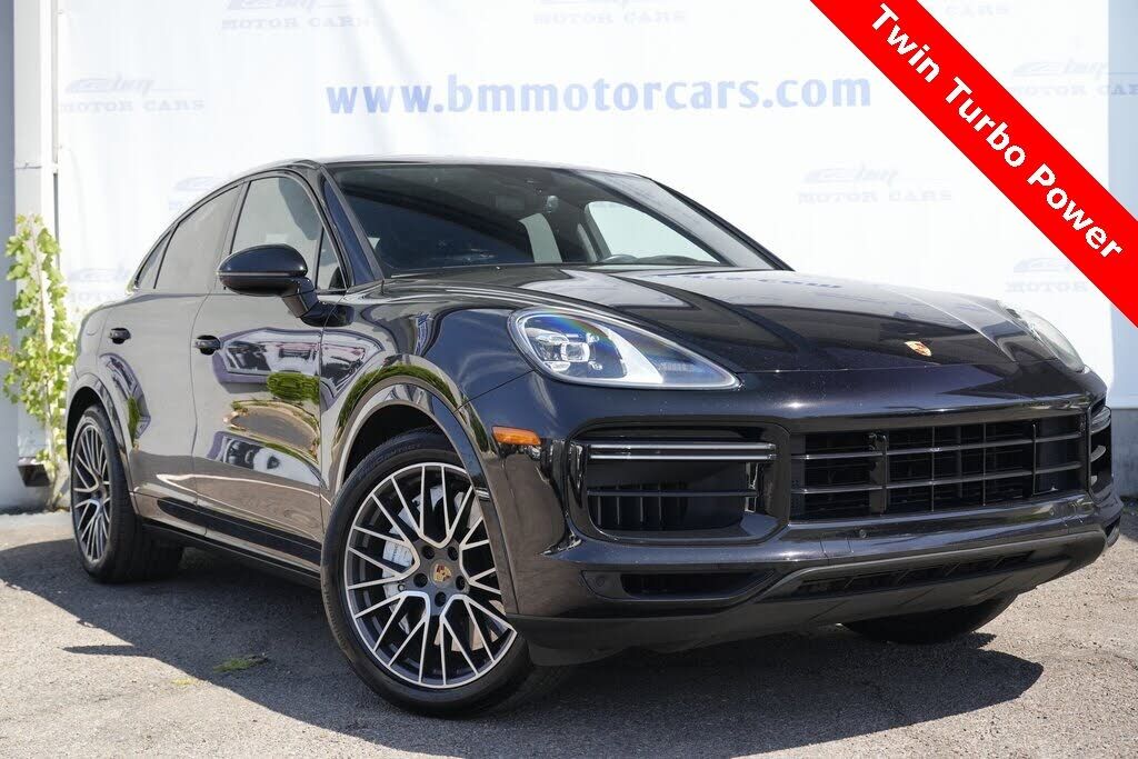 2022 PORSCHE Cayenne