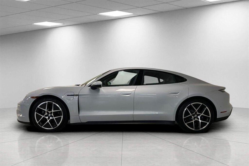 2025 PORSCHE Taycan
