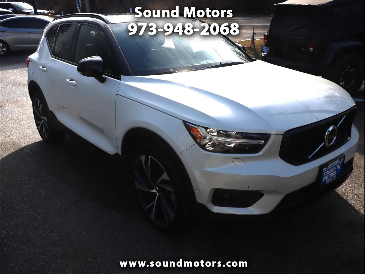 2021 VOLVO XC40