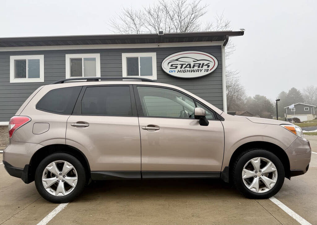 2016 SUBARU Forester