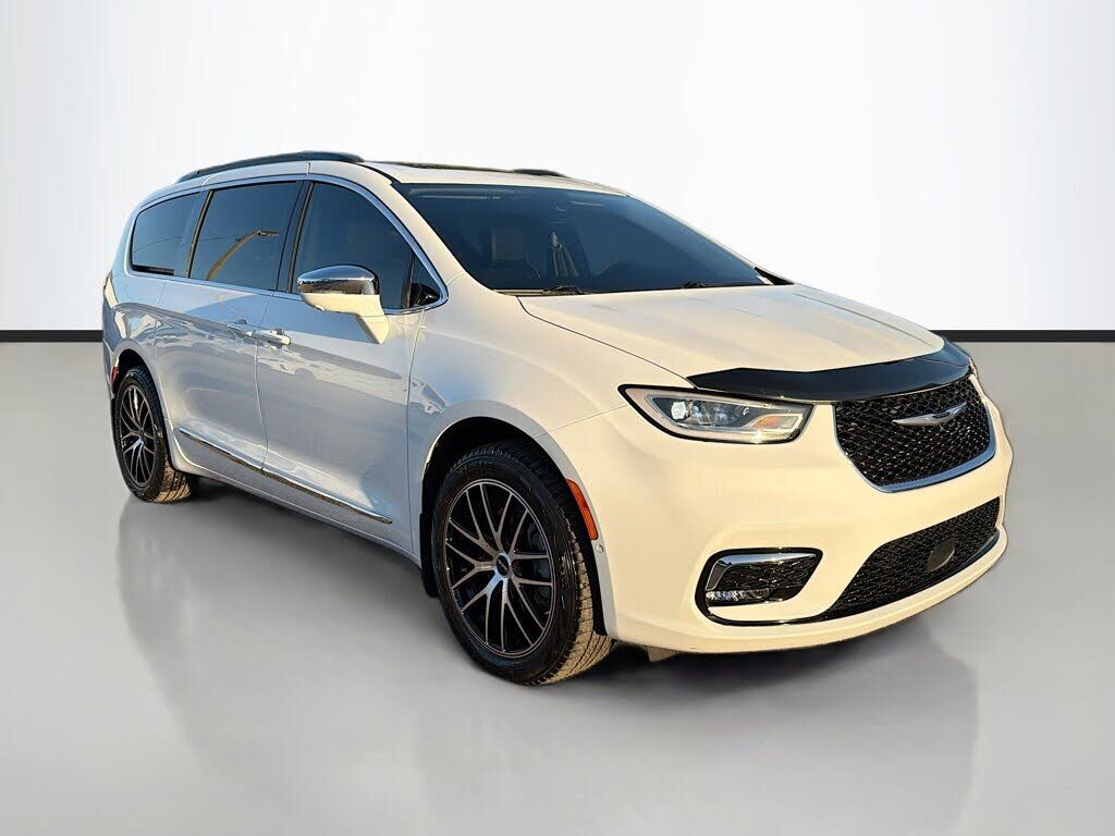 2022 CHRYSLER Pacifica