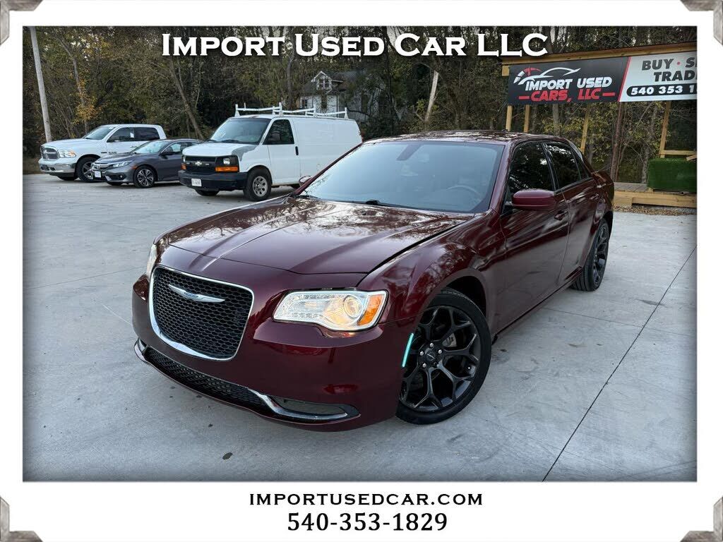 2019 CHRYSLER 300