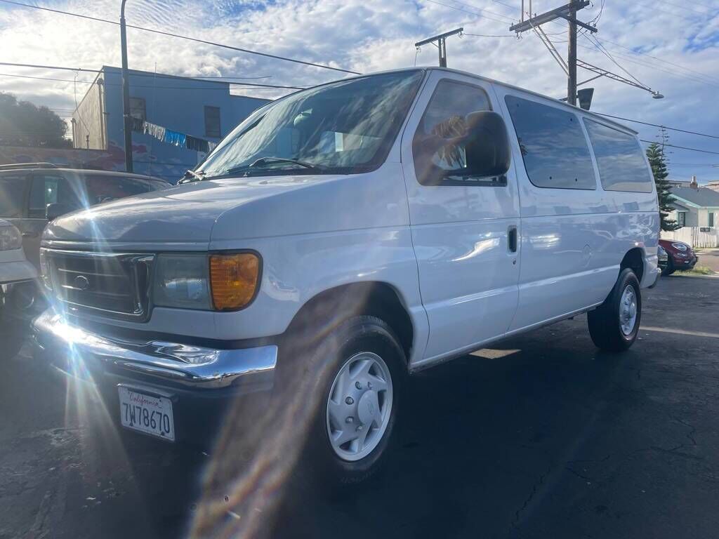 2005 FORD E-350