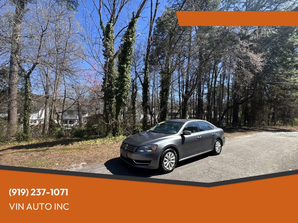 2013 VOLKSWAGEN Passat