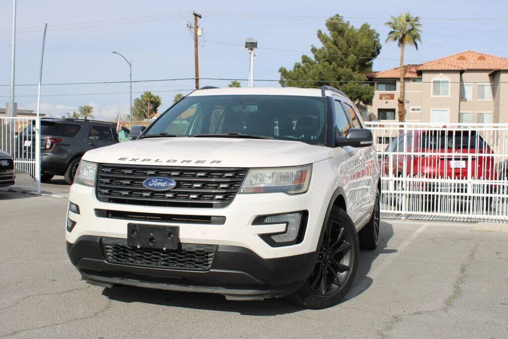 2017 FORD Explorer