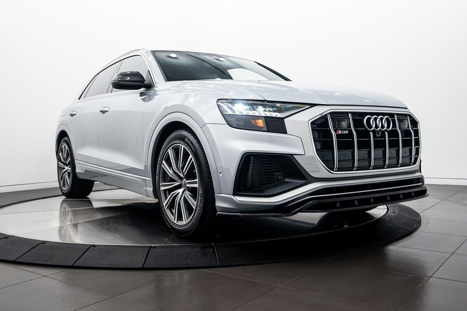 2022 AUDI SQ8