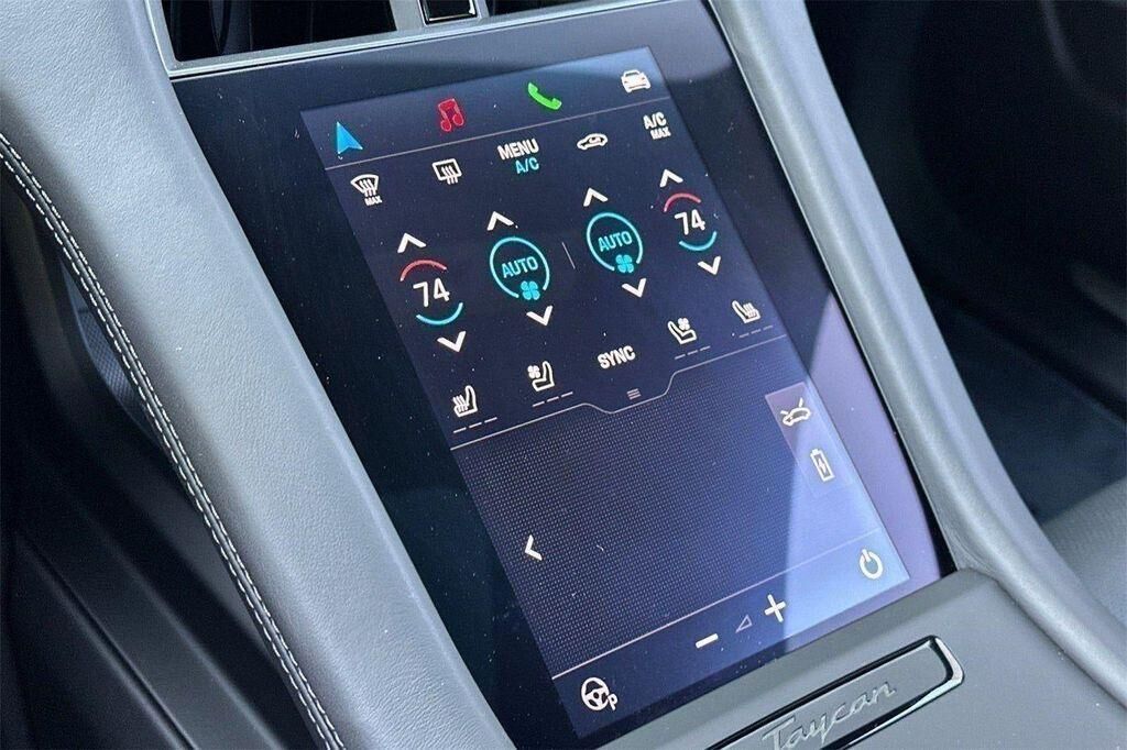2025 PORSCHE Taycan