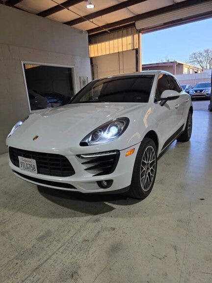2017 PORSCHE Macan