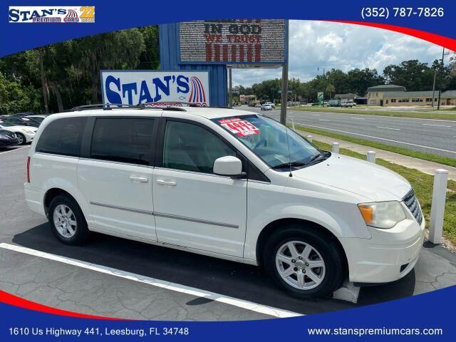 2010 CHRYSLER Town and Country