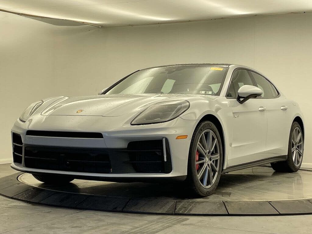 2025 PORSCHE Panamera