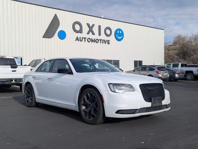2022 CHRYSLER 300