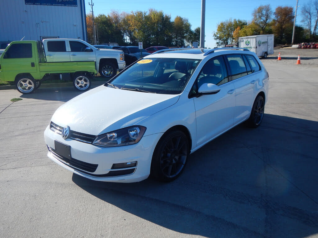 2017 VOLKSWAGEN Golf SportWagen