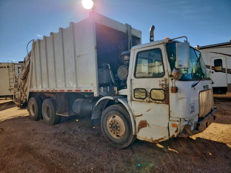 1999 VOLVO TRUCK WXLL