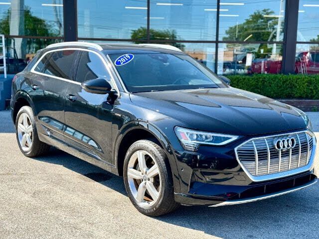 2019 AUDI e-tron