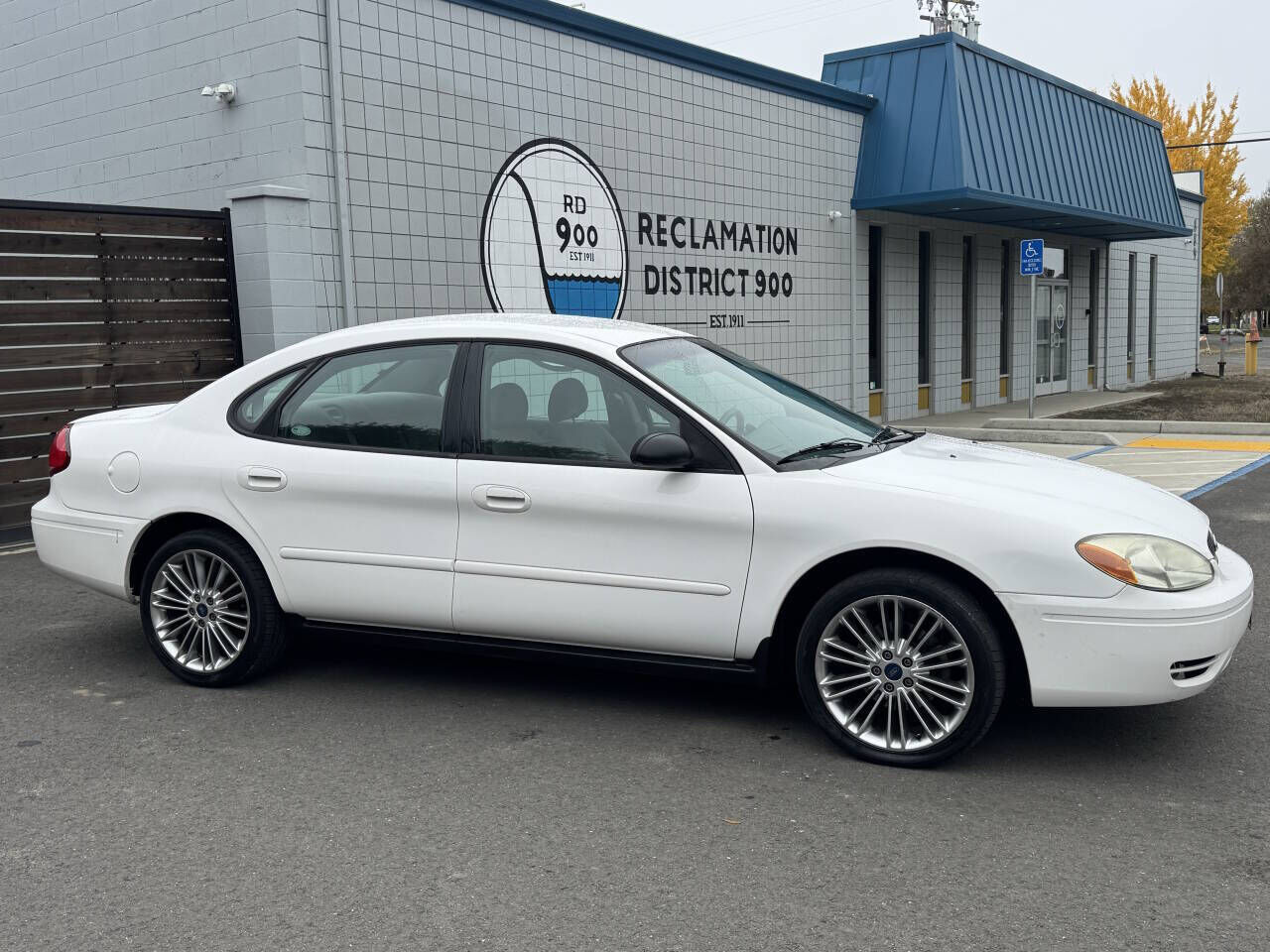 Ford Taurus