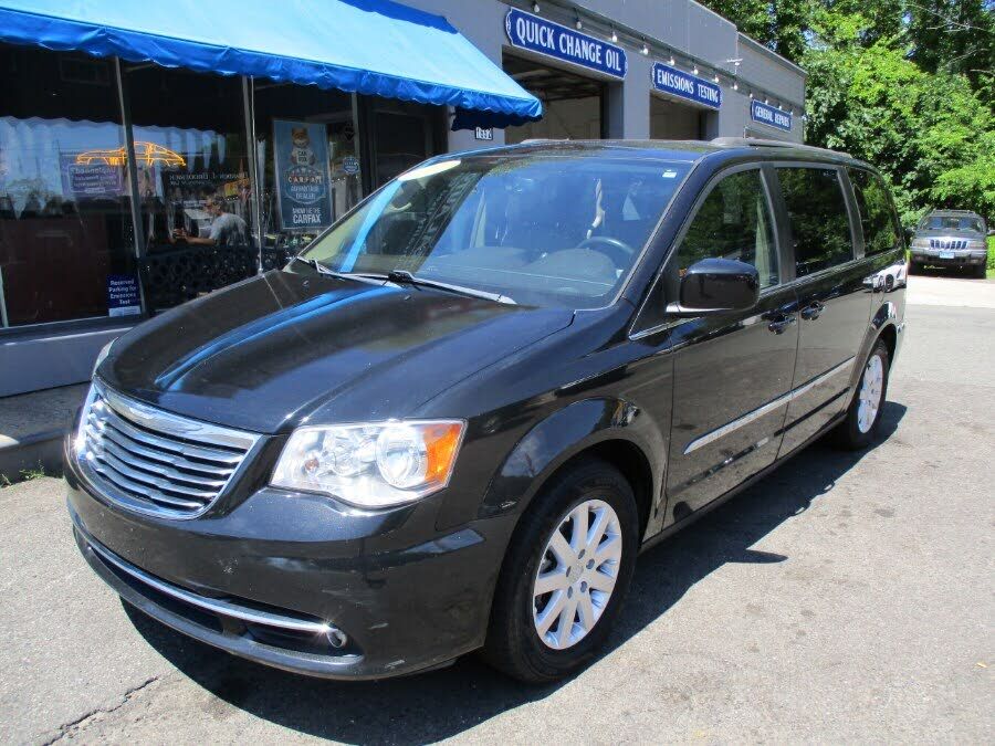2016 CHRYSLER Town and Country
