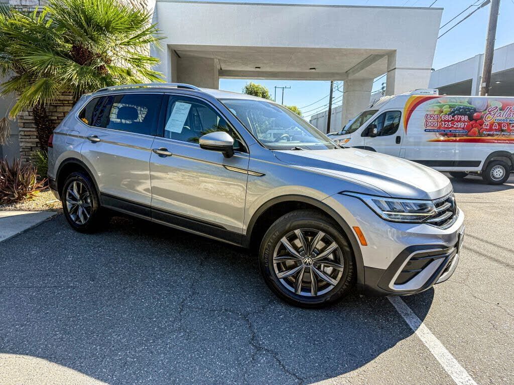 2022 VOLKSWAGEN Tiguan