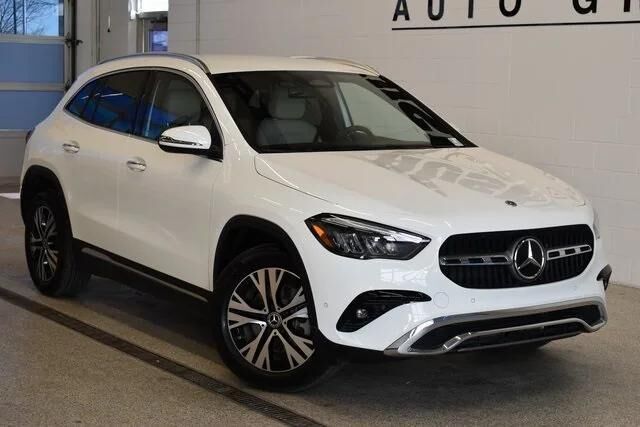2026 MERCEDES-BENZ GLA-Class