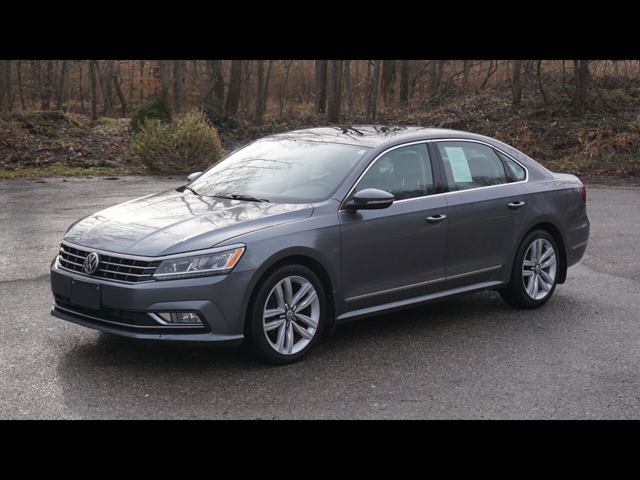 2017 VOLKSWAGEN Passat