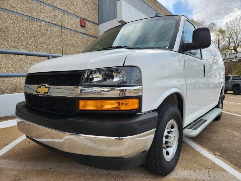 2024 CHEVROLET Express
