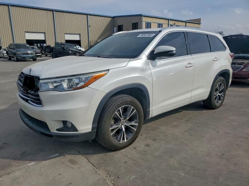 2016 TOYOTA Highlander