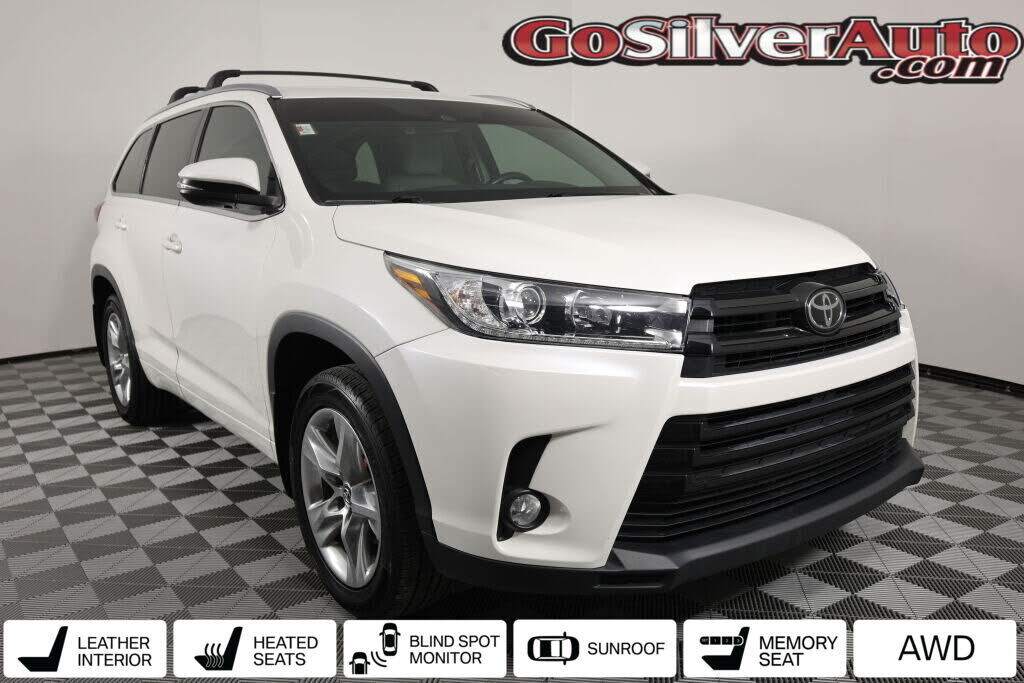 2017 TOYOTA Highlander