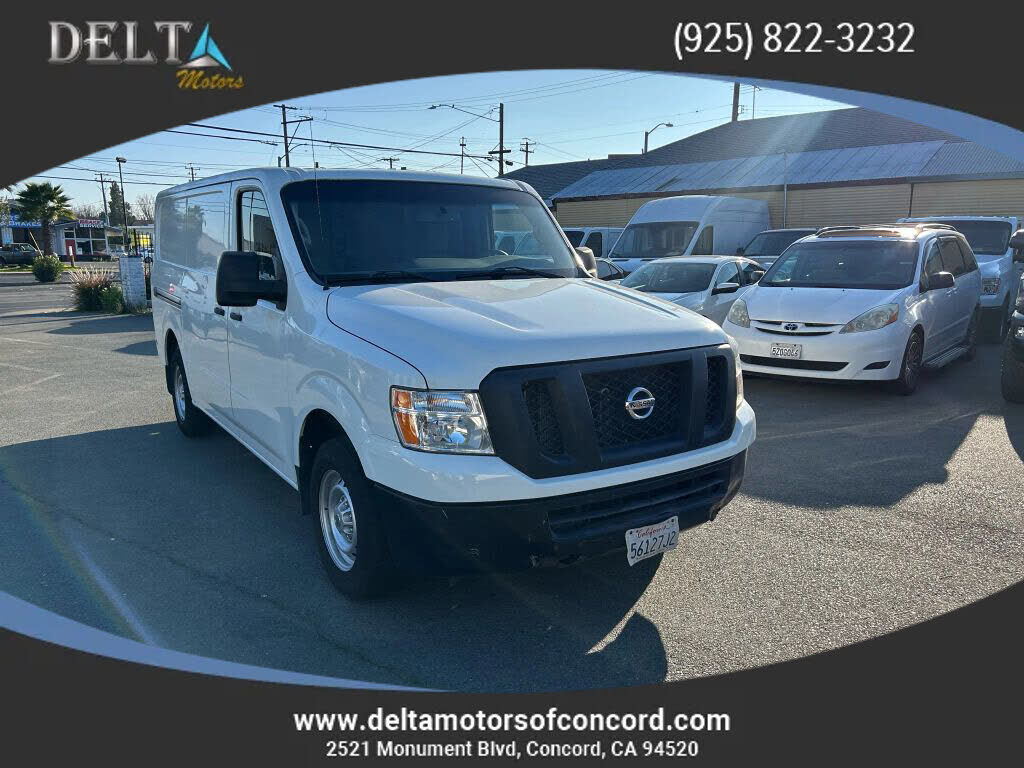 2016 NISSAN NV
