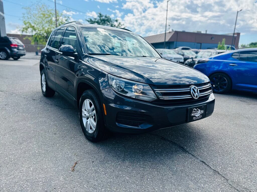 2016 VOLKSWAGEN Tiguan